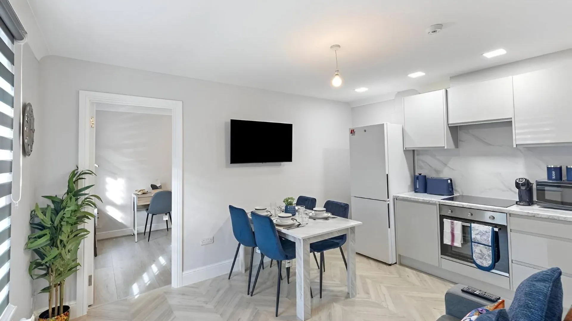 Apartment City Sophistication Chic 3-Br For Modern Living London
