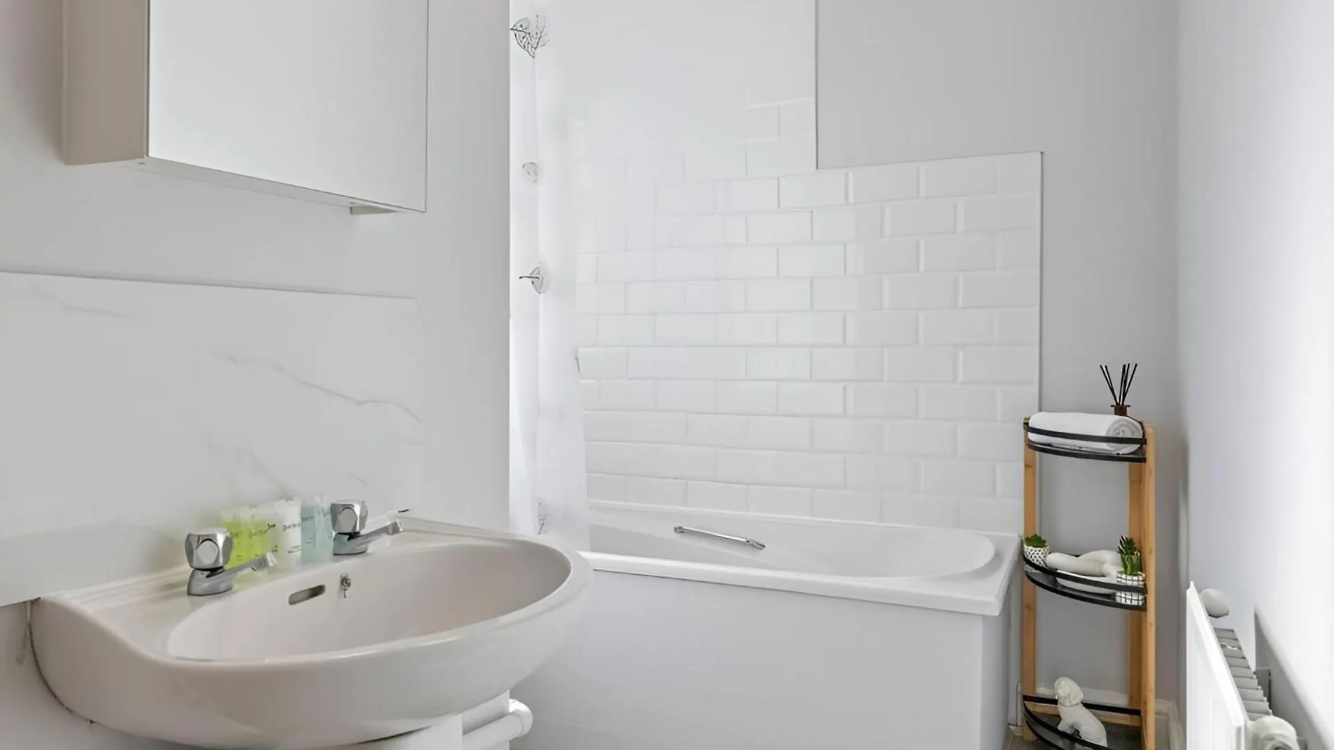 Apartment City Sophistication Chic 3-Br For Modern Living London United Kingdom