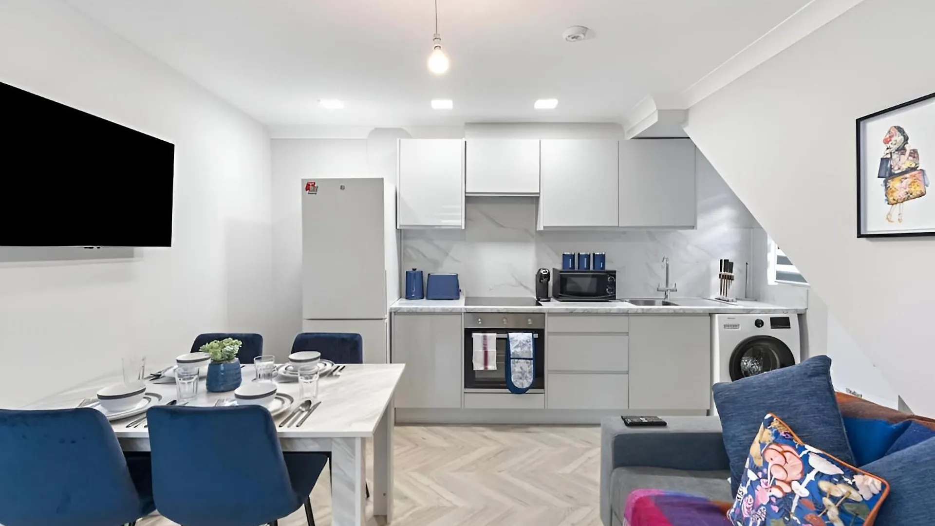 City Sophistication Chic 3-Br For Modern Living London